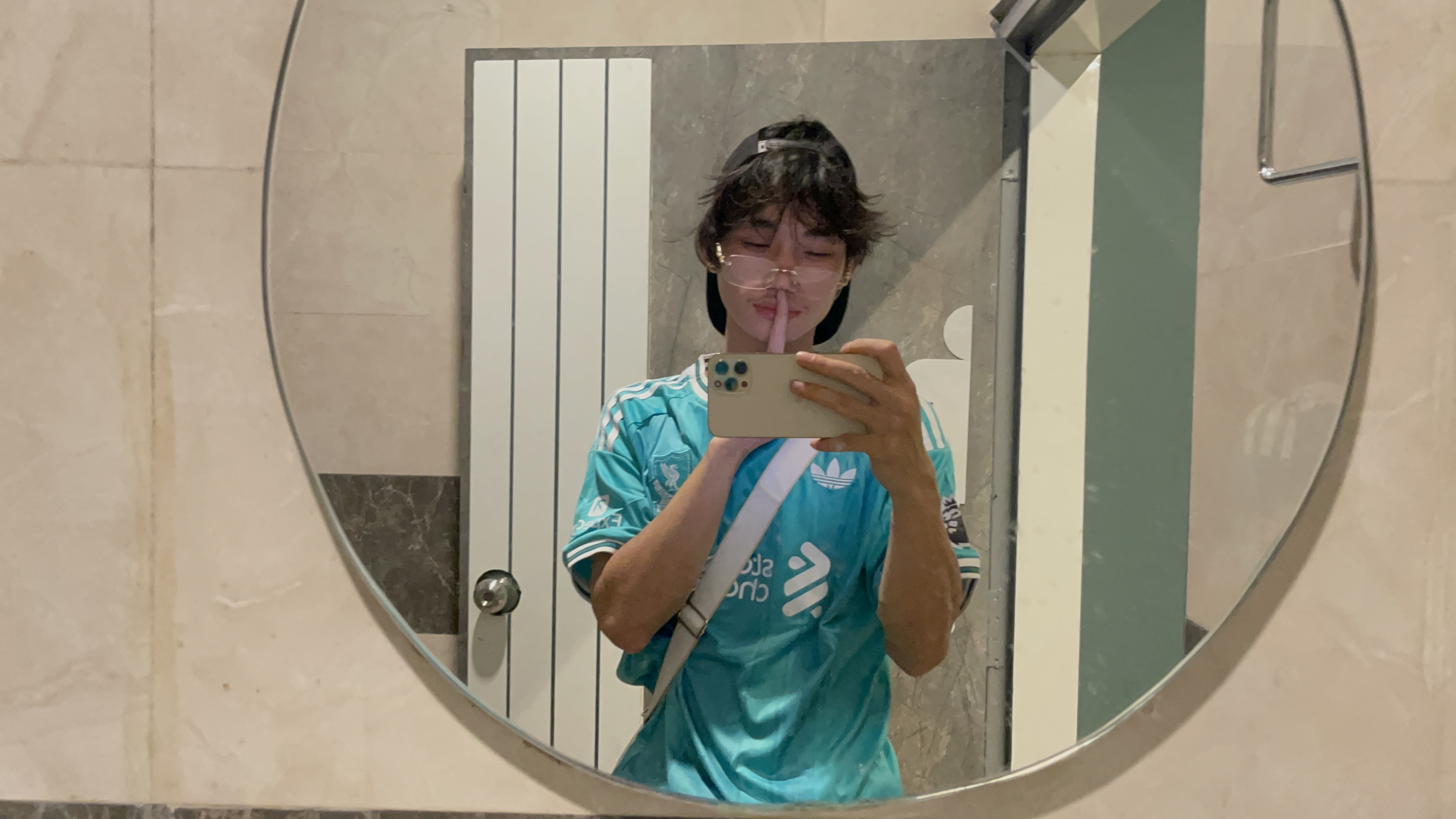 moping