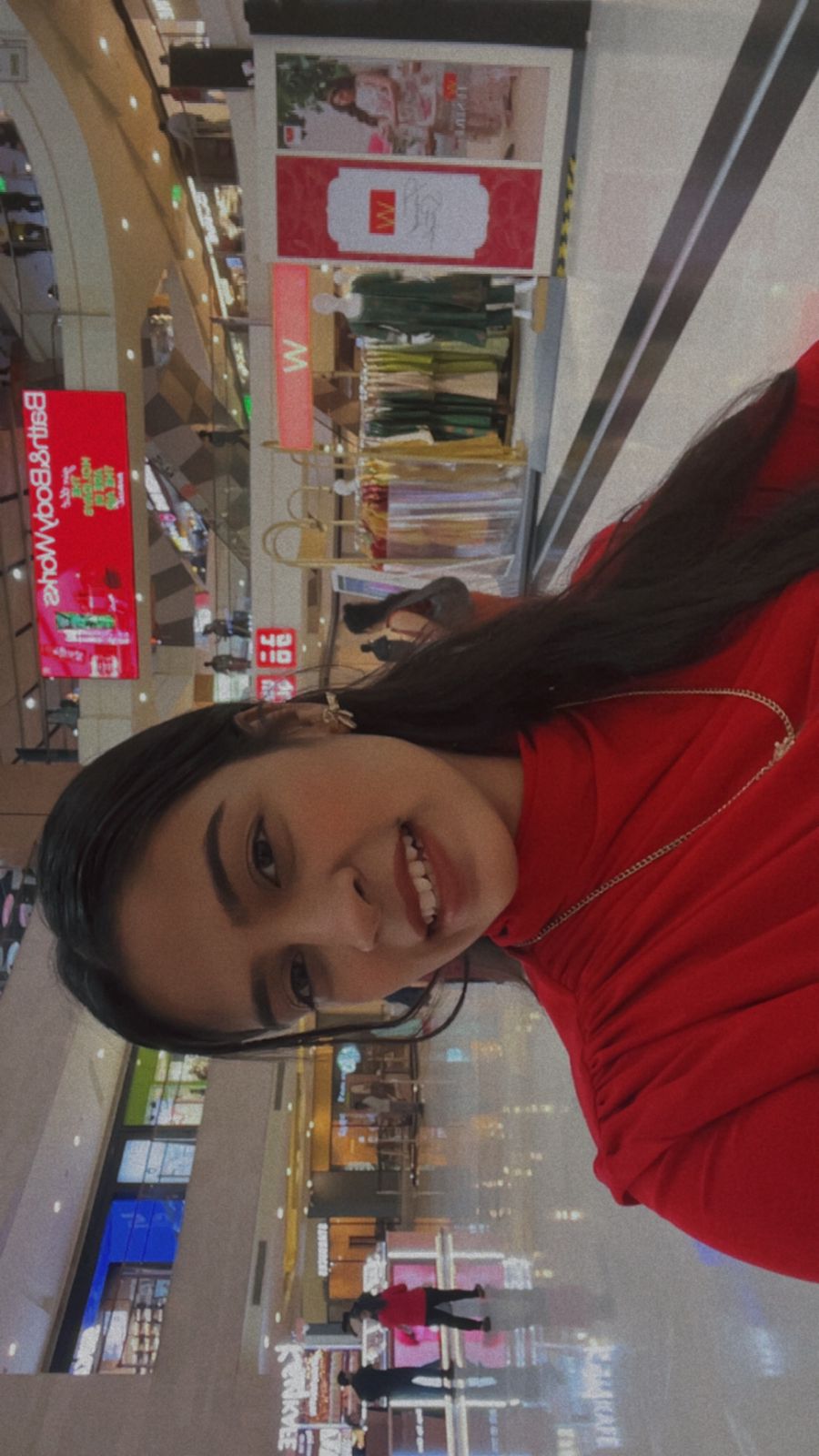 Khushi Saini - no makeup