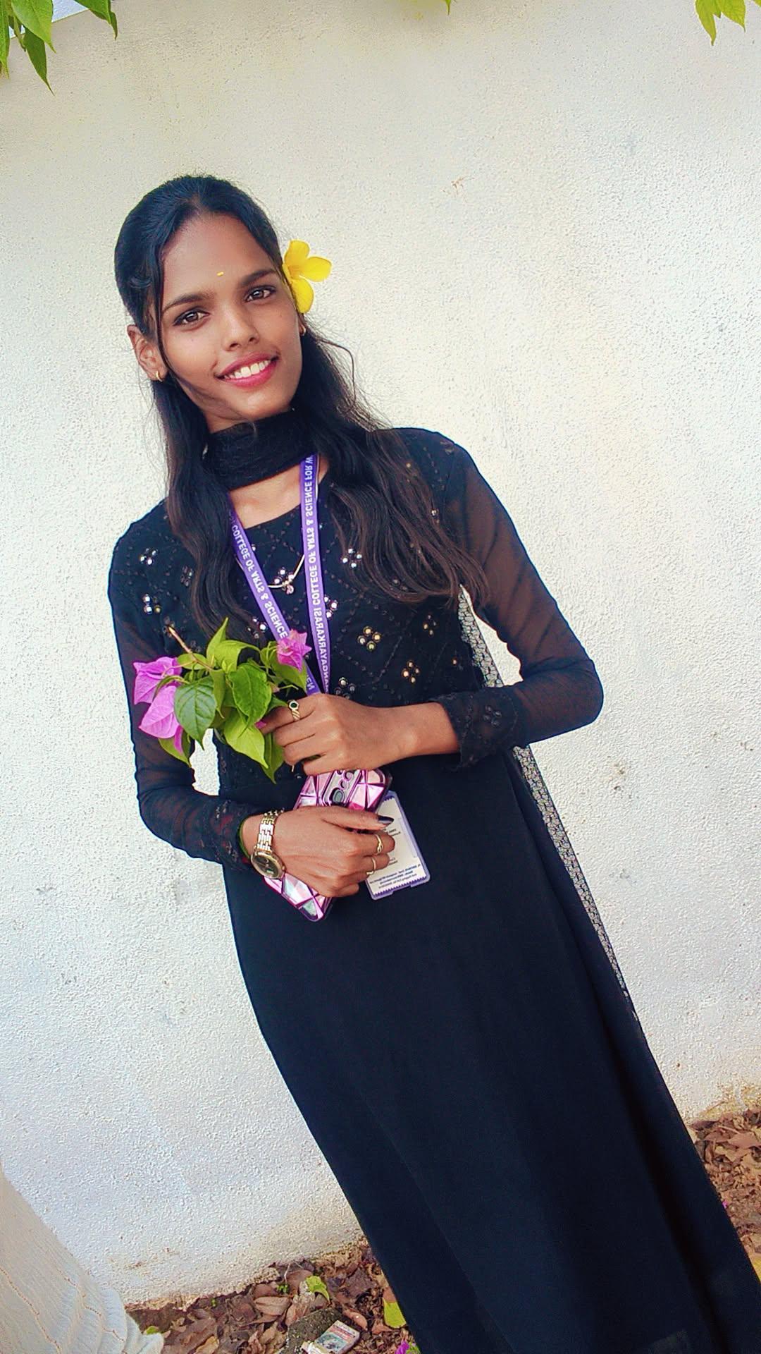 Dharshini - no makeup